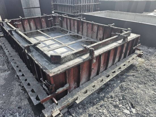 Zbiorniki betonowe Marki w procesie produkcji